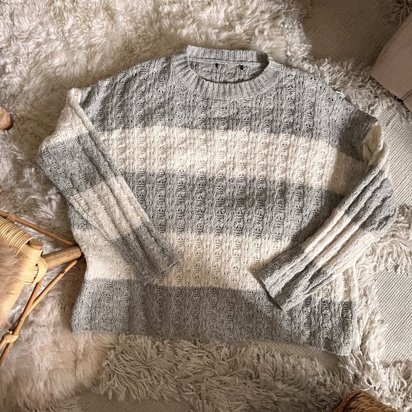 Oversized Chunky Cable Knit Grey & White Striped Sweater - Cozy Swing Top - Picture 1 of 5